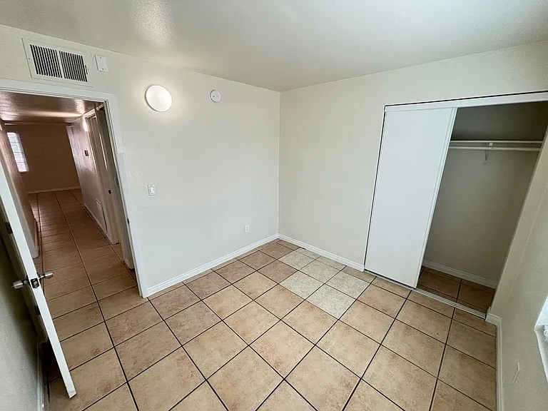 1420 Putnam Ave #4 — Photo 9