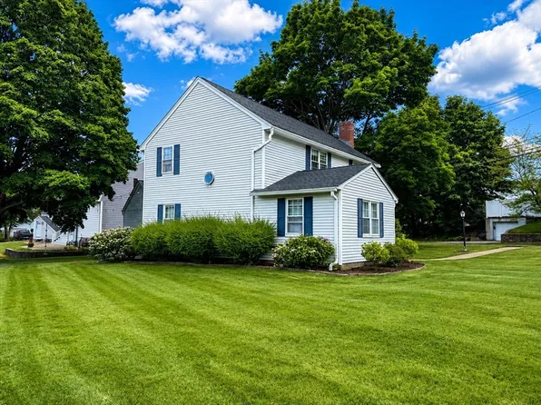 22 Abbott Rd, Waltham, MA 02452