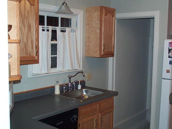 2nd image of 5725 Kingsley Dr