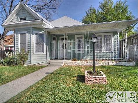 3rd image of 1033 W Summit Ave