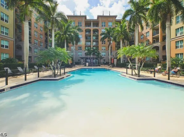 2825 Palm Beach Blvd APT 117, Fort Myers, FL 33916