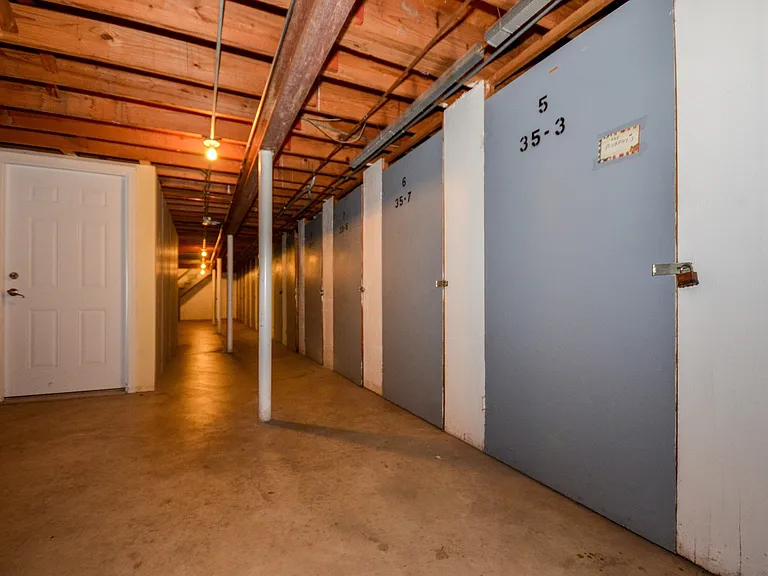 Maple Apts — Photo 17