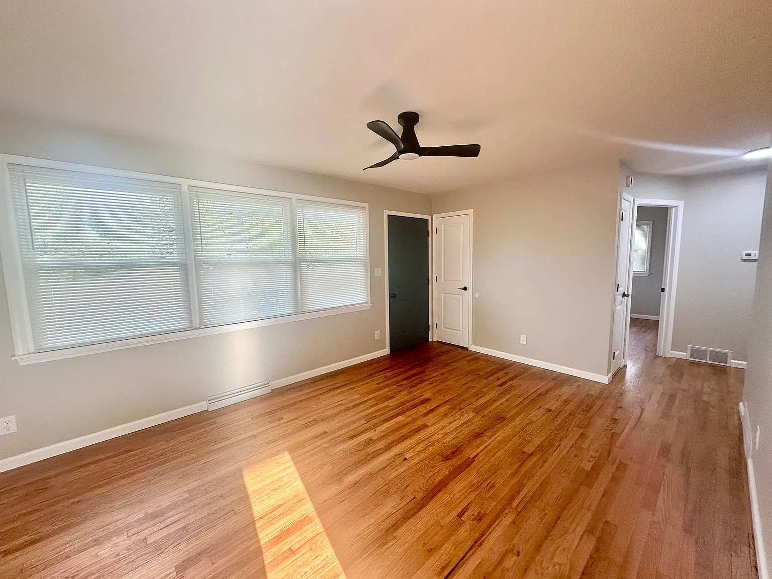 2 bed, 800 sqft, $2,100 — Photo 2