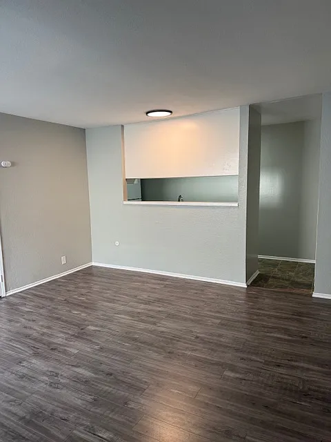 2 bed, 715 sqft, $2,400 — Photo 3