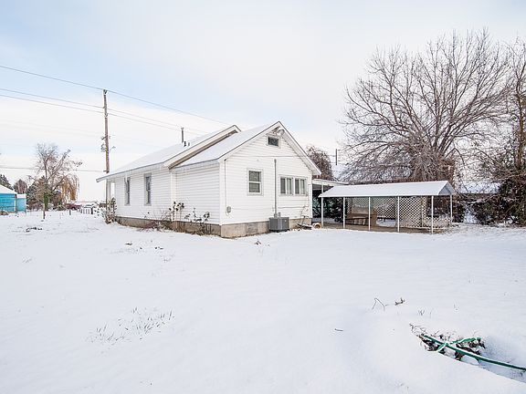 5th image of 219 W Entiat Ave