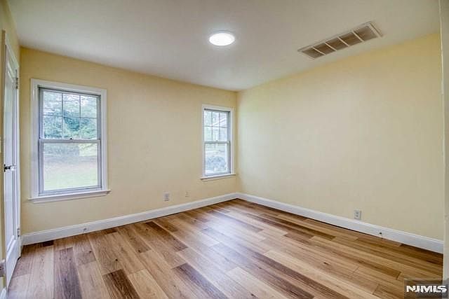 1st image of 204 Pascack Rd #2