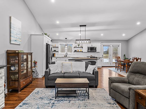 3rd image of 160 Canning Factory Rd