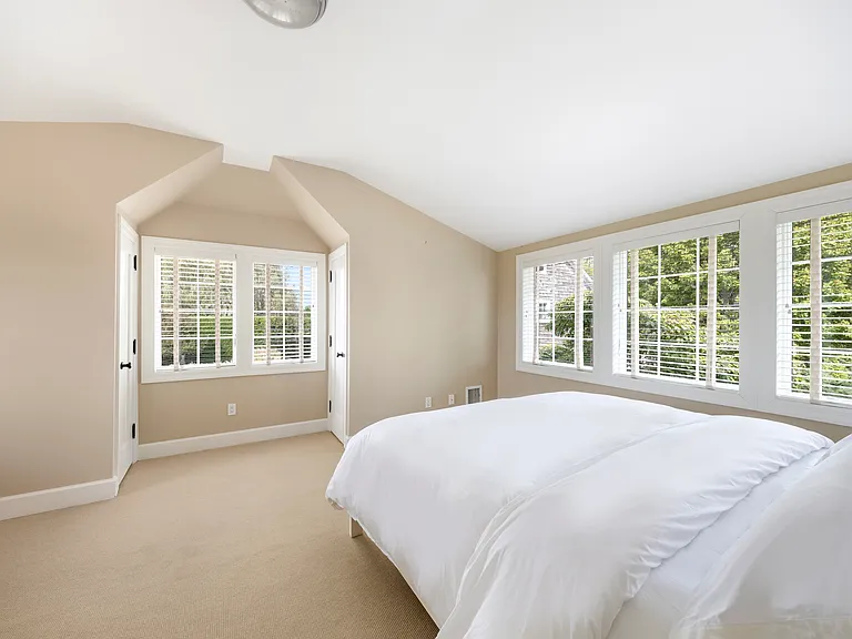 940 Deerfield Rd — Photo 15