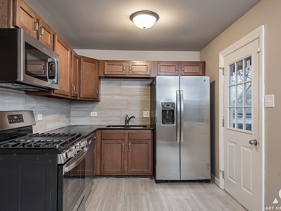 4th image of 22142 E Churchill Dr