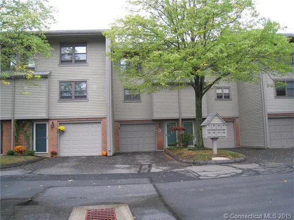 205 Metacomet Dr, Meriden, CT 06450