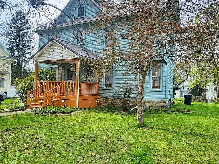 25 Temple St — Photo 3