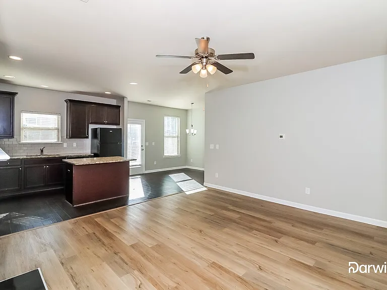 1620 Potomac Ct — Photo 6