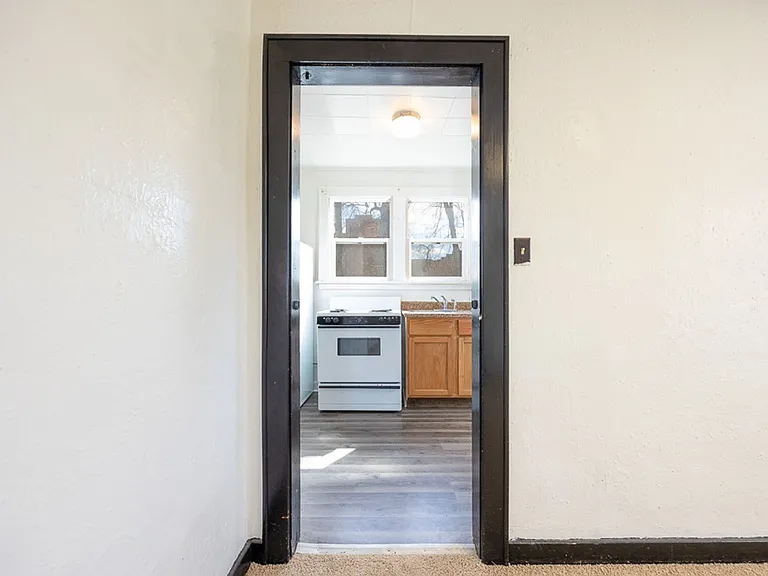 223-225 W Trail St — Photo 15