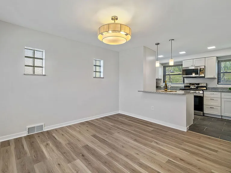 973 Agnew Rd — Photo 11