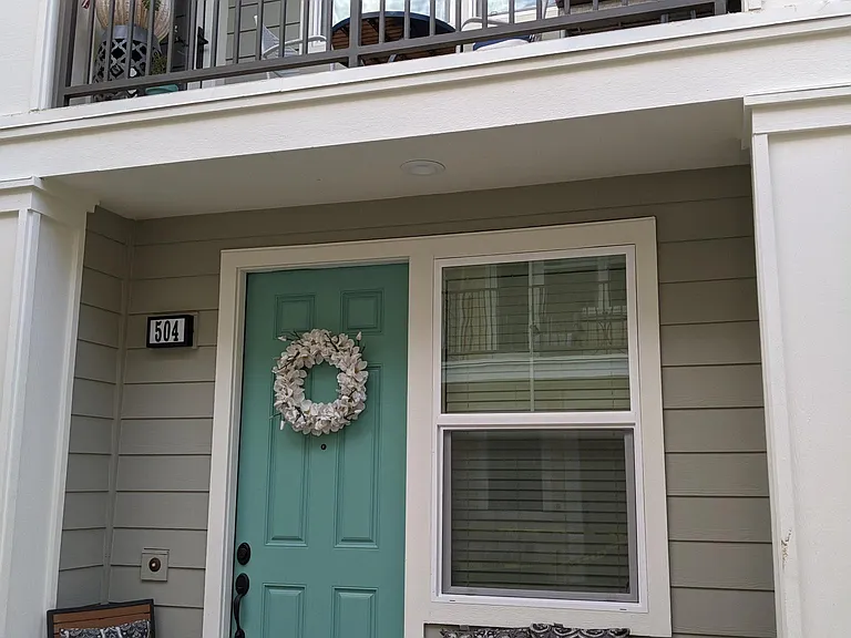 504 Finch Ln — Photo 5