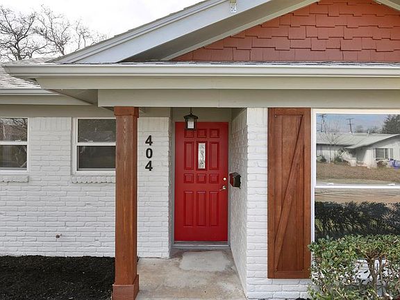 3rd image of 404 Sierra Dr