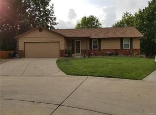 10 Fairgreen Ct, Saint Peters, MO 63376