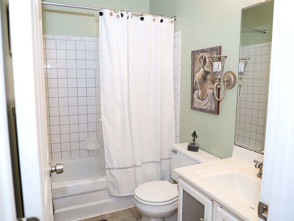 1st image of 10124 Carnation Ct APT 11