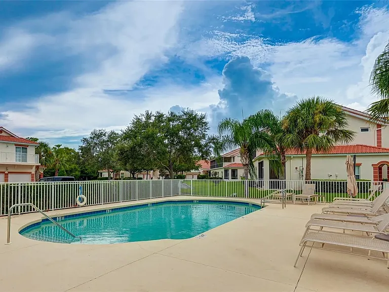 7333 Fountain Palm Cir #7333 — Photo 29