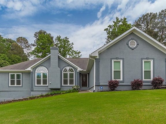 4th image of 2215 Vinings Ln