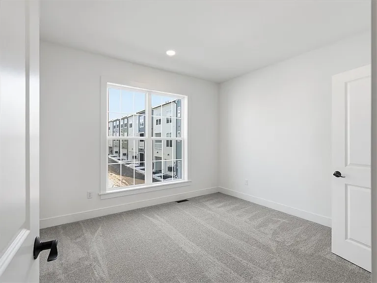 302 Highbridge Ln — Photo 24
