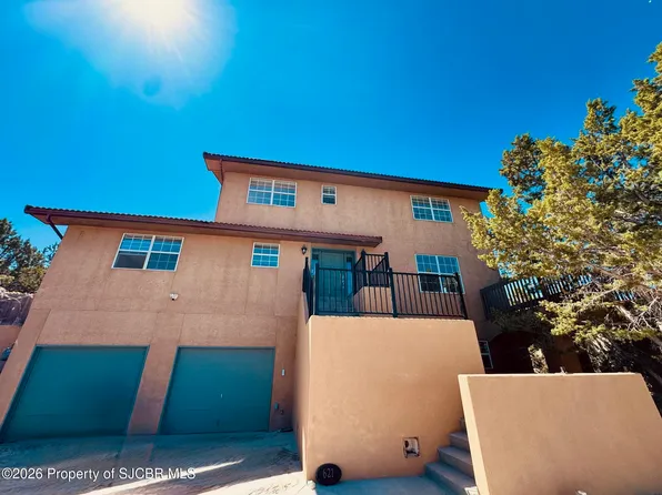 621 Cerrillos Dr, Farmington, NM 87401