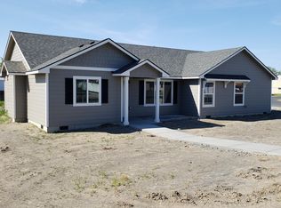 201 El Monte St, Umatilla, OR 97882