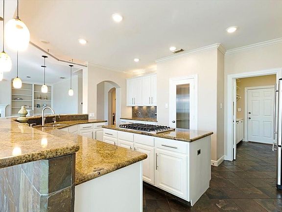 5th image of 5103 Locust St