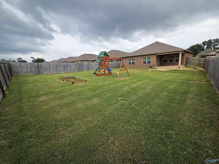 105 Fellington Ct — Photo 14