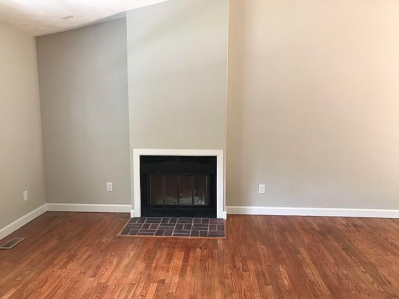 3rd image of 6656 Bay Circle Dr