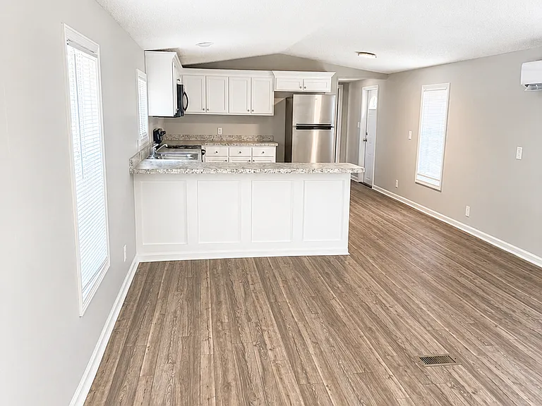 6958 Alfred Rd — Photo 6