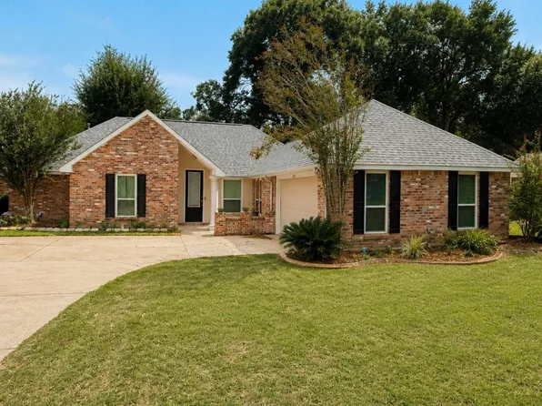 7382 Lake Meadow Dr, Denham Springs, LA 70706