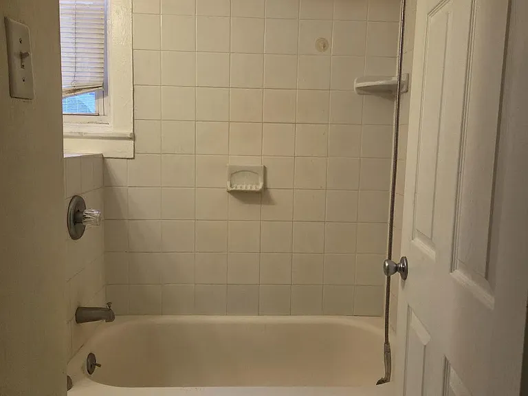 4104 Maple Ave #2 — Photo 7