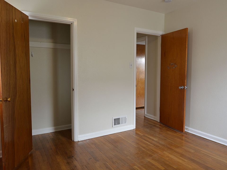 11 Bedroom 1_04142021