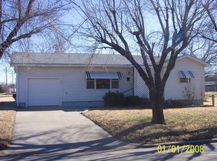 124 N 10th St, Okemah, OK 74859