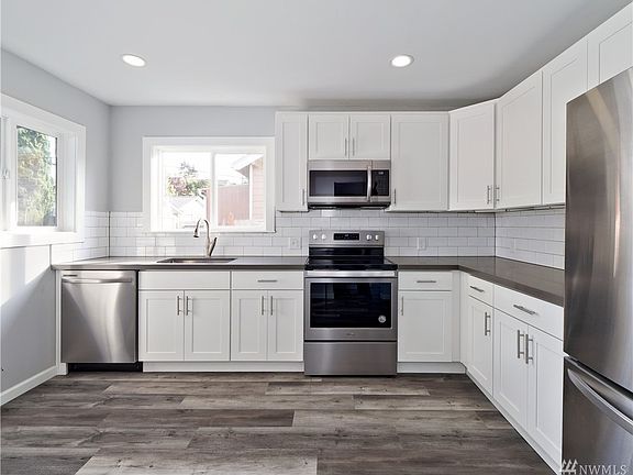 2nd image of 4007 E I St