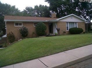 2505 4th St NE, Canton, OH 44704