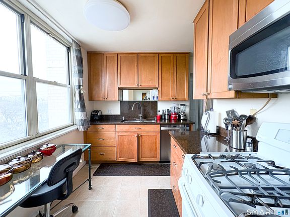 3rd image of 50 Glenbrook Road #9C