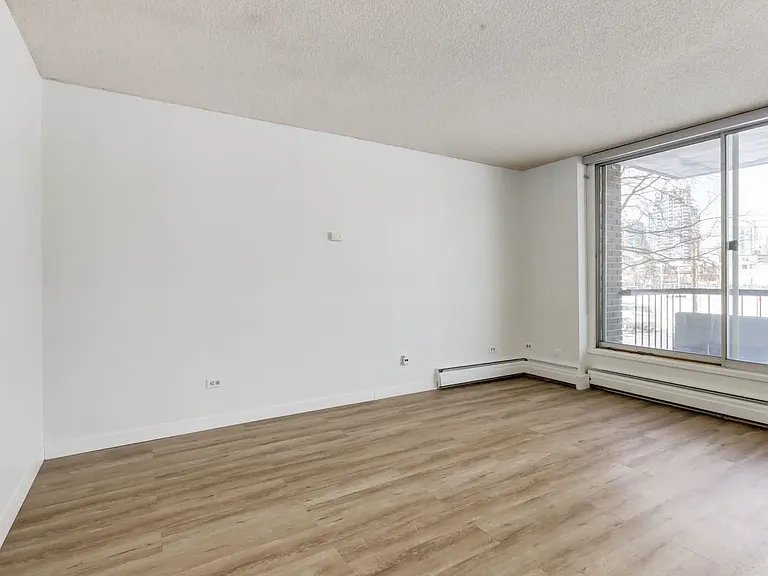 2010 Hope St SW #104 — Photo 8
