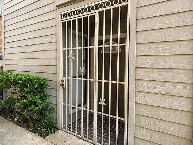 1 bed, 1.0 bath, 762 sqft, $1,200 — Photo 3