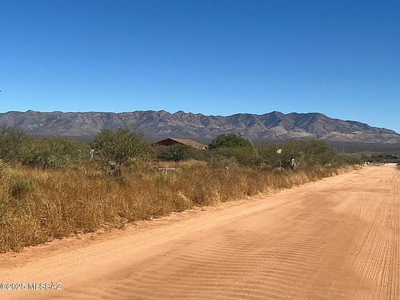 4th image of E Avenue De Jicarilla