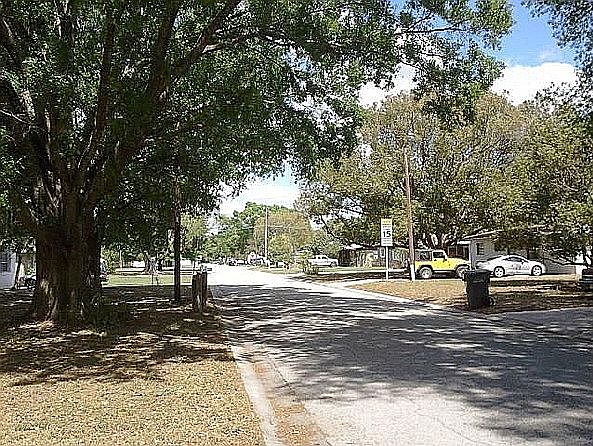 1st image of 106 High St