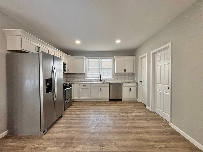 318 Bronson St #201 — Photo 3