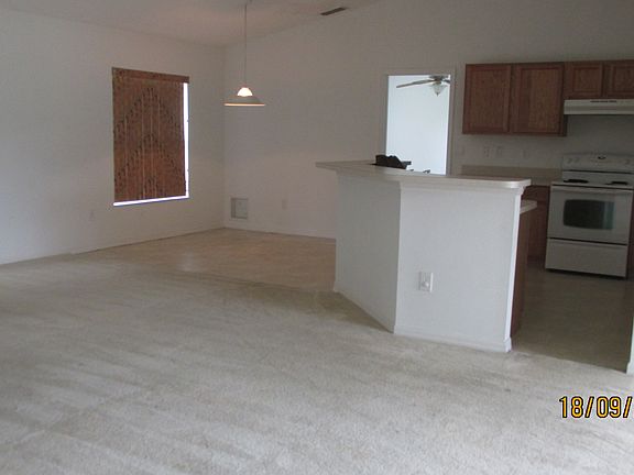 3rd image of 367 SW Thornhill Dr