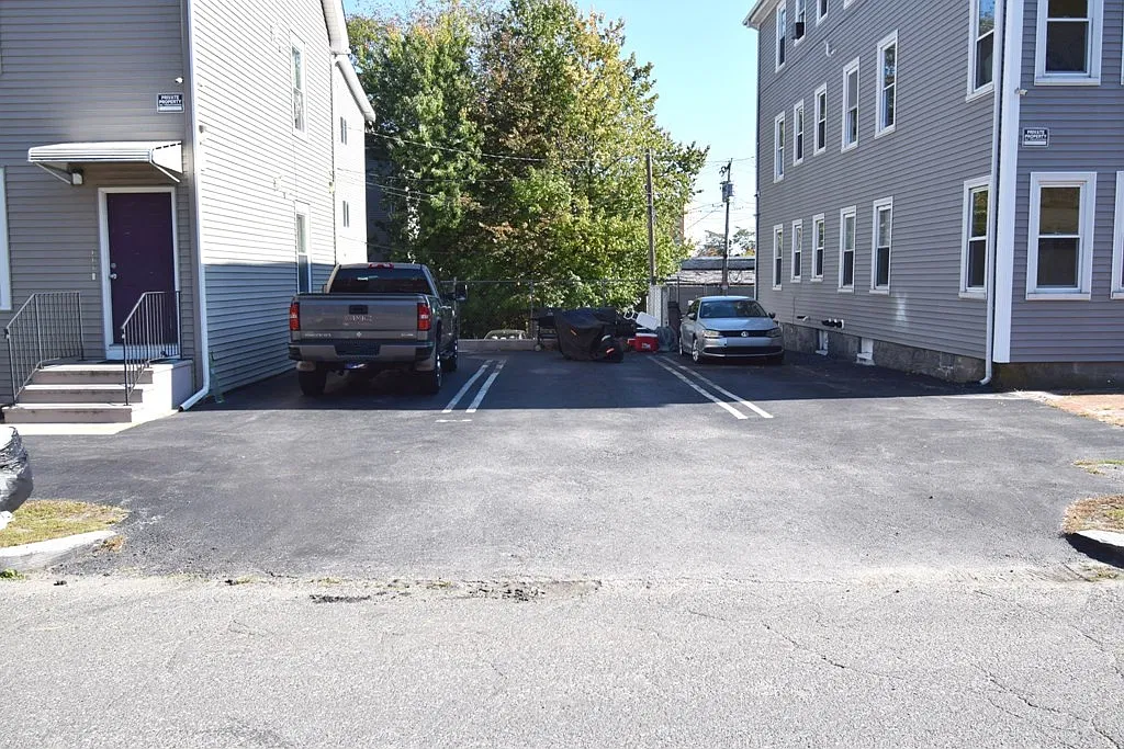 2 bed, 1100 sqft, $1,700 — Photo 3