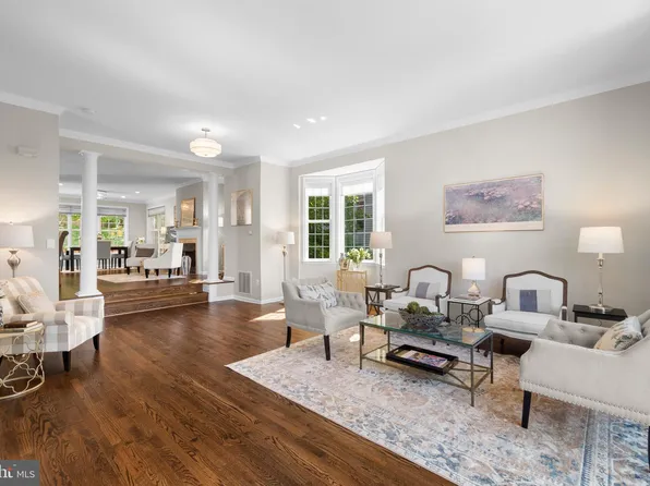 5257 Morning Mist Ln, Alexandria, VA 22312
