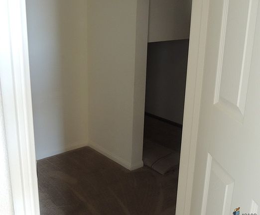4th image of 637 Desert Rose St