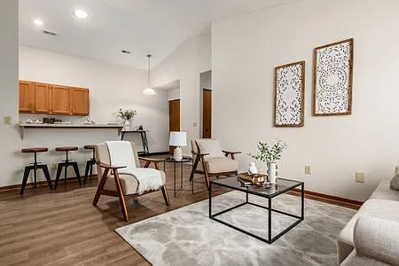 2400 Royal Meadow Ln — Photo 14