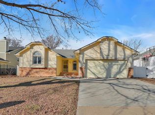 2315 N White Oak Rd, Derby, KS 67037