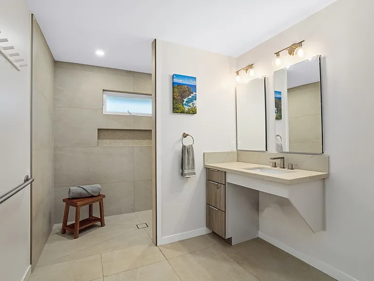 4587 Kukui St #A — Photo 5